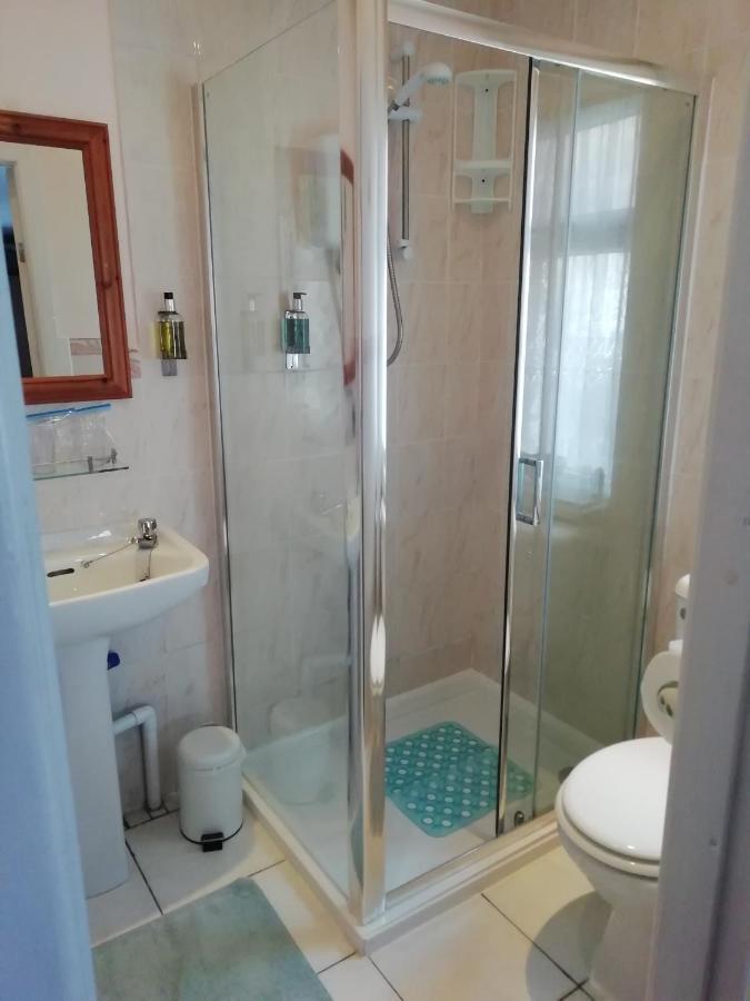 Bed & Breakfast Shirley Heights 3*