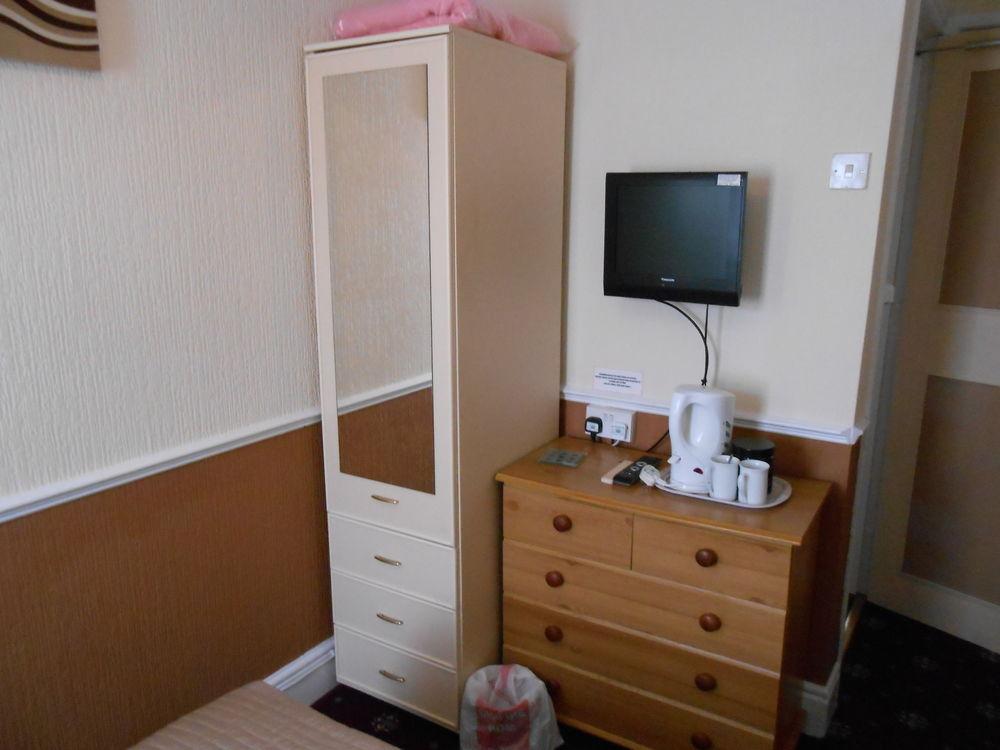 Shirley Heights 3*
